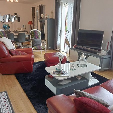 Chambre Privative Avec Salle D'Eau Chasseneuil-sur-Bonnieure Exterior foto