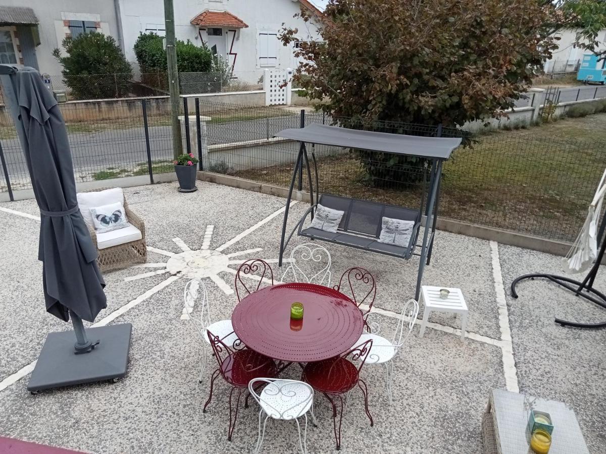 Chambre Privative Avec Salle D'Eau Chasseneuil-sur-Bonnieure Exterior foto